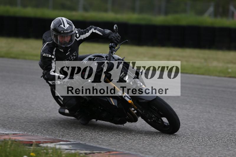 Archiv-2025/10 23.04.2025 Cornu Master School ADR/rot-rouge/12